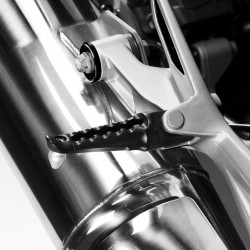 R-0143/R-0681 : DPM Race Footpegs Honda Hornet