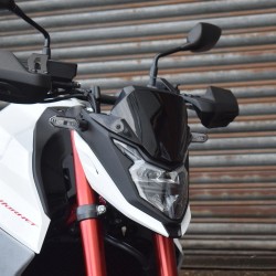 21995 : Saute-vent Pyramid Honda Hornet