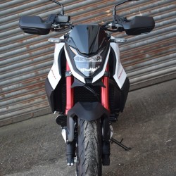 21055 : Pyramid Kühlerverkleidungen Honda Hornet