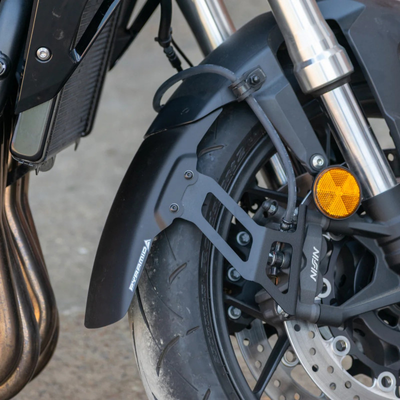 051997 : Prolongateur de garde-boue avant Pyramid CB1000 Honda Hornet