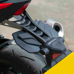 31940M : Pyramid Rear Fender CB1000 Honda Hornet