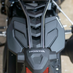 31940M : Pyramid Rear Fender CB1000 Honda Hornet