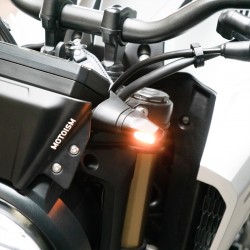 MO2514009 : Motorcycle Turn Signals Motoism Neo Short Honda Hornet