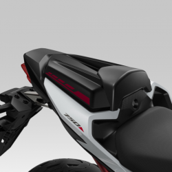 08F72-MLB-D20Z : Carenado de asiento Honda 2025 Honda Hornet