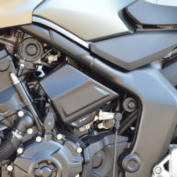 CMH63 : Motorabdeckung Top Block CB1000 Honda Hornet