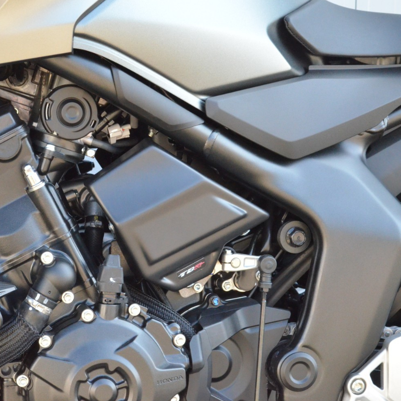 CMH63 : Motorabdeckung Top Block CB1000 Honda Hornet