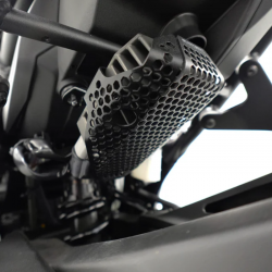 18056 : Evotech Performance Regulator Guard Protection Honda Hornet